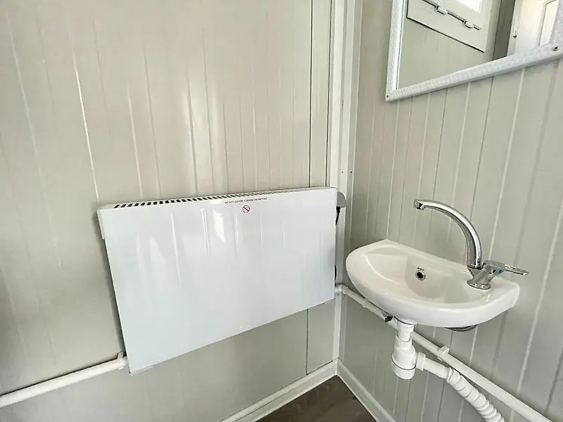sanitary container, 6 x (toilet + sink) 240×600 sanitary container, 6 x (toilet + sink) 240×600