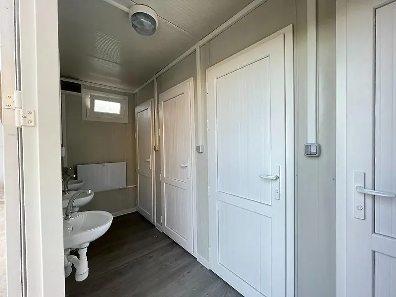 sanitary container, 6 x (toilet + sink) 240×600 sanitary container, 6 x (toilet + sink) 240×600